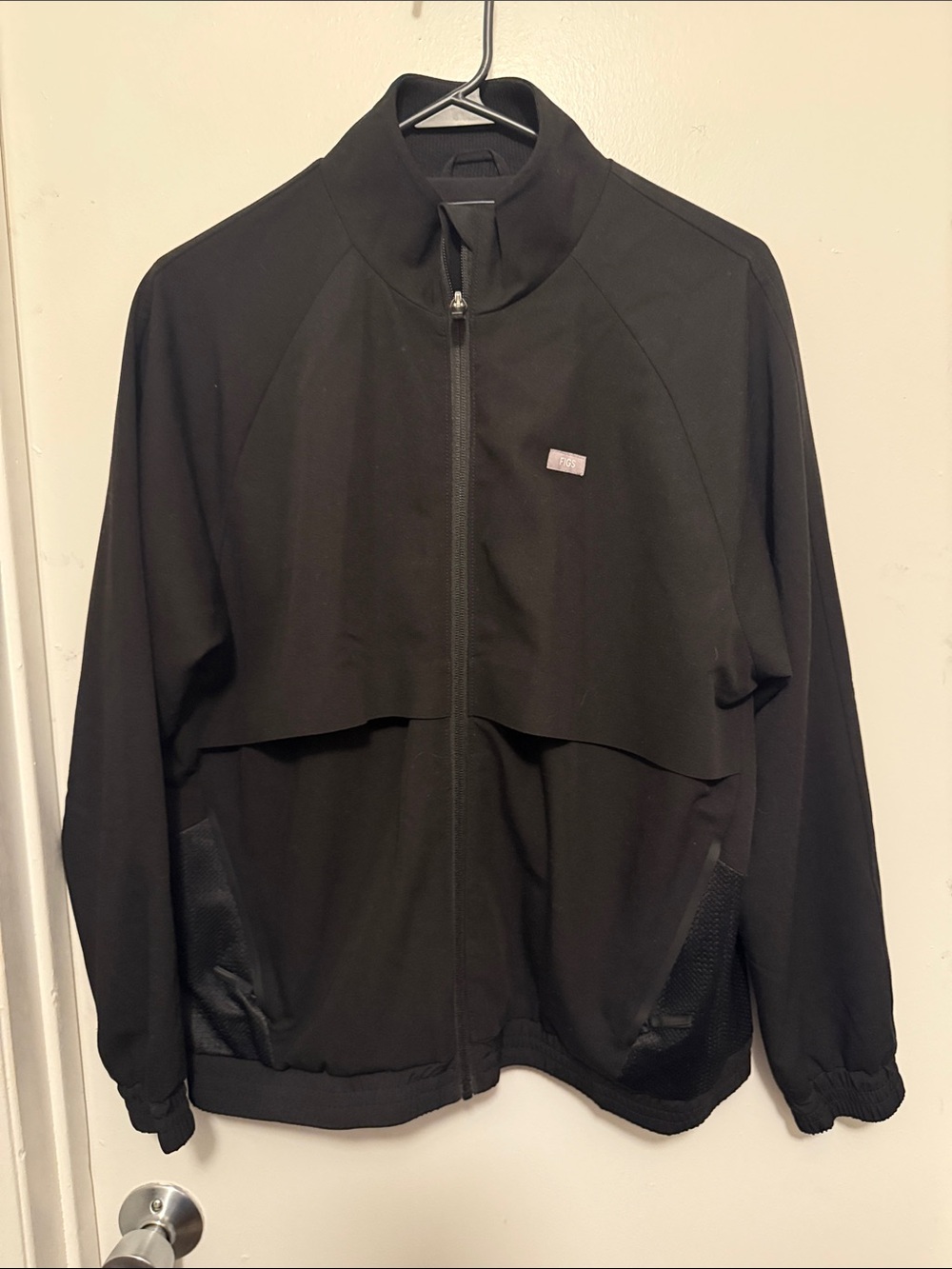 FIGS Women’s Lightweight Zip-Front Scrub Jacket